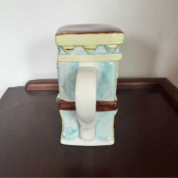 "THE GRANDHOTEL CERAMIC LIDDED TEAPOT", Collectable and Hand Painted - Picture 4 of 6